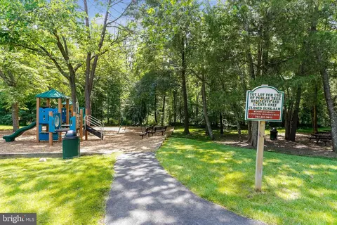 View/Area - 4511 Stone Pine Ct, Chantilly, VA 20151 photo 1 of 4
