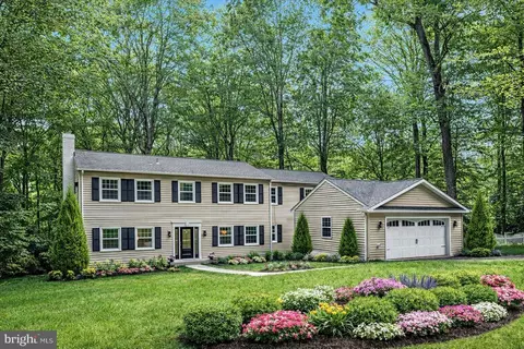 13209 Johnny Moore Ln, Clifton, VA 20124