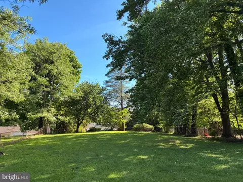 Exterior - 6144 Chesterbrook Rd, Mclean, VA 22101 photo 24 of 25