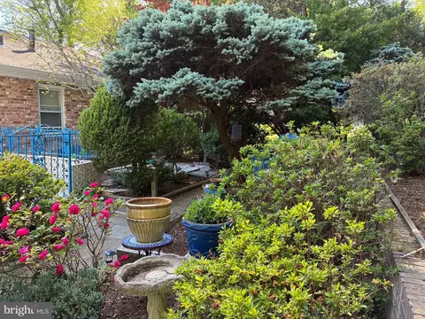 Exterior - 6144 Chesterbrook Rd, Mclean, VA 22101 photo 12 of 25