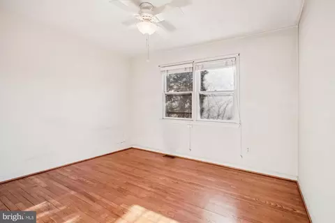 Bedroom - 6144 Chesterbrook Rd, Mclean, VA 22101 photo 3 of 3
