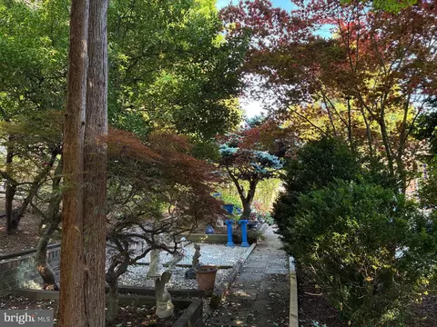 Exterior - 6144 Chesterbrook Rd, Mclean, VA 22101 photo 25 of 25