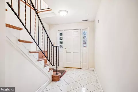 Entry Way - 6144 Chesterbrook Rd, Mclean, VA 22101 photo 2 of 2