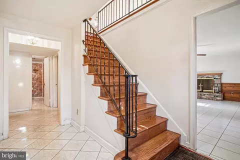 Entry Way - 6144 Chesterbrook Rd, Mclean, VA 22101 photo 1 of 2