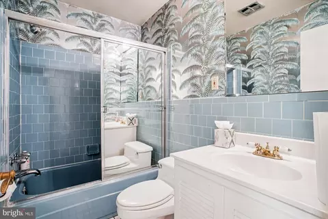 Bath - 6144 Chesterbrook Rd, Mclean, VA 22101 photo 3 of 3