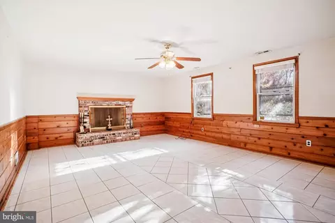 Living - 6144 Chesterbrook Rd, Mclean, VA 22101 photo 1 of 6