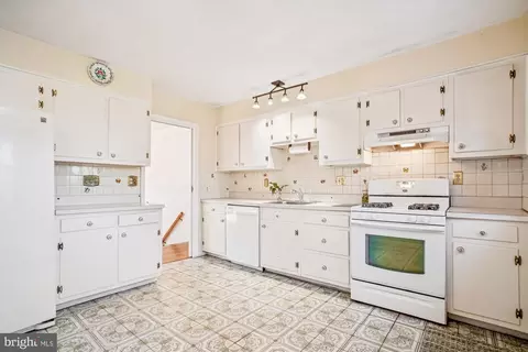 Kitchen - 6144 Chesterbrook Rd, Mclean, VA 22101 photo 1 of 2