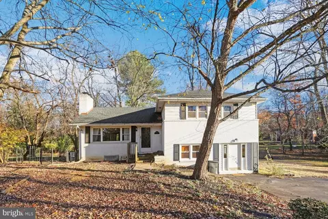 1105 Westbriar Ct NE, Vienna, VA 22180