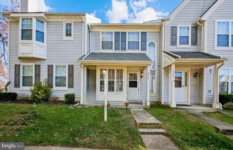 8703 Village Green Ct, Alexandria, VA 22309