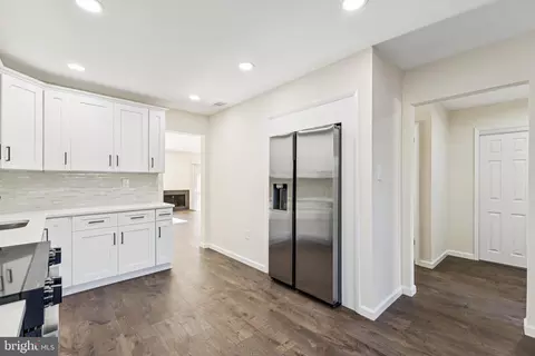 Entry Way - 2015 Wethersfield Ct, Reston, VA 20191 photo 1 of 2