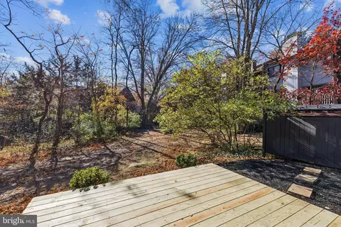 Exterior - 2015 Wethersfield Ct, Reston, VA 20191 photo 5 of 6