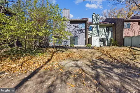 Exterior - 2015 Wethersfield Ct, Reston, VA 20191 photo 6 of 6