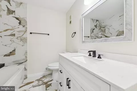 Bath - 2015 Wethersfield Ct, Reston, VA 20191 photo 1 of 1