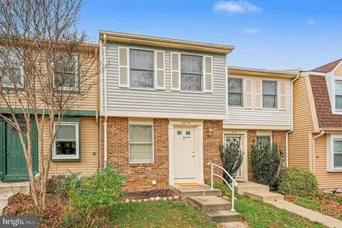 8278 Crestmont Cir, Springfield, VA 22153 photo 3