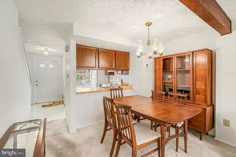 8278 Crestmont Cir, Springfield, VA 22153 photo 7
