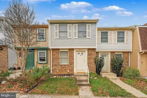8278 Crestmont Cir, Springfield, VA 22153