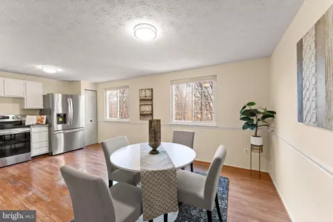 Dining - 1616 Barnstead Dr, Reston, VA 20194 photo 2 of 5