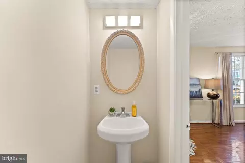 Entry Way - 1616 Barnstead Dr, Reston, VA 20194 photo 1 of 4