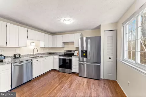 Kitchen - 1616 Barnstead Dr, Reston, VA 20194 photo 1 of 3