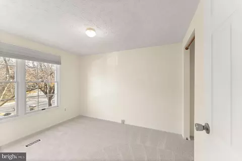 Bedroom - 1616 Barnstead Dr, Reston, VA 20194 photo 4 of 7