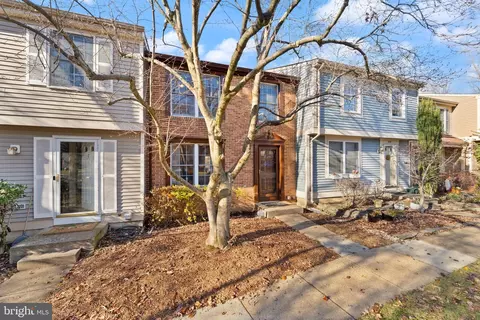 1616 Barnstead Dr, Reston, VA 20194
