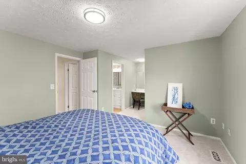 Bedroom - 1616 Barnstead Dr, Reston, VA 20194 photo 3 of 7