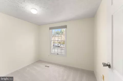Bedroom - 1616 Barnstead Dr, Reston, VA 20194 photo 6 of 7
