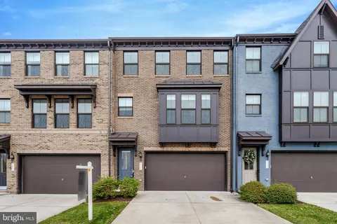 2535 James David Way, Alexandria, VA 22306