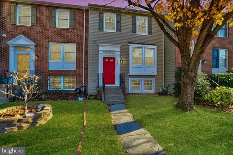 5705 Croatan Ct, Centreville, VA 20120