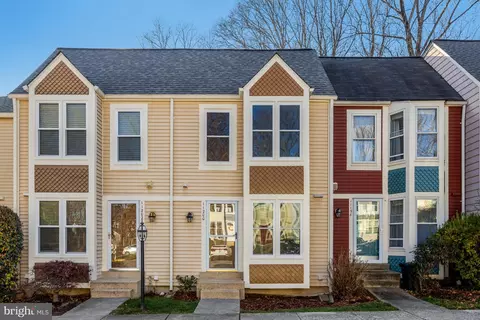 11200 Silentwood Ln, Reston, VA 20191
