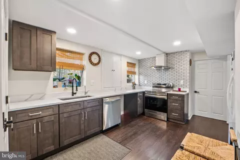 Kitchen - 3017 Leefield Dr, Herndon, VA 20171 photo 8 of 8