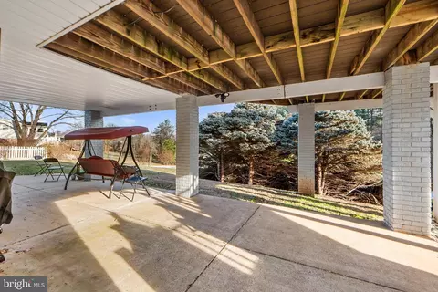 Exterior - 3017 Leefield Dr, Herndon, VA 20171 photo 6 of 10