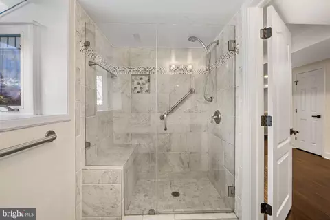 Bath - 3017 Leefield Dr, Herndon, VA 20171 photo 6 of 6