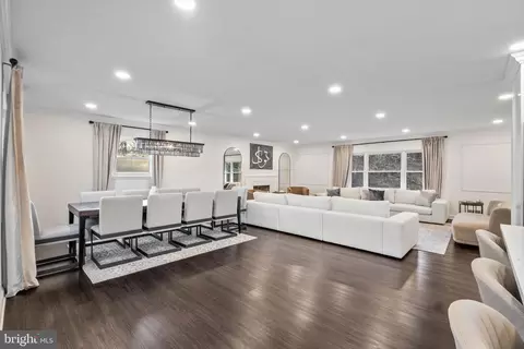 Dining - 3017 Leefield Dr, Herndon, VA 20171 photo 2 of 3