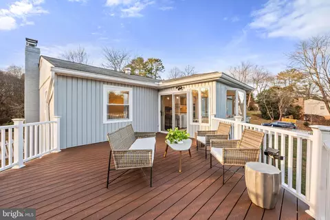 Exterior - 3017 Leefield Dr, Herndon, VA 20171 photo 5 of 10