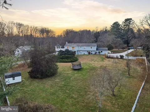 View/Area - 3017 Leefield Dr, Herndon, VA 20171 photo 3 of 7