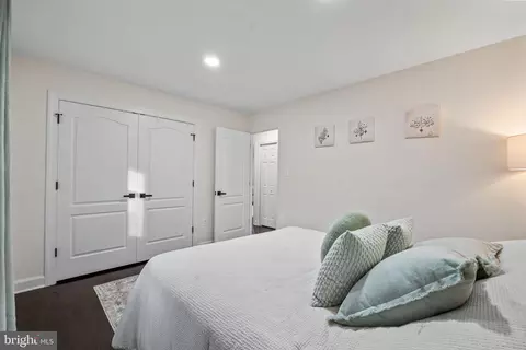 Bedroom - 3017 Leefield Dr, Herndon, VA 20171 photo 6 of 10