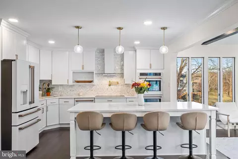 Kitchen - 3017 Leefield Dr, Herndon, VA 20171 photo 1 of 8