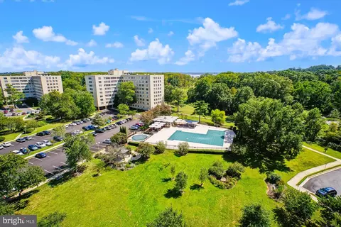 6641 Wakefield Dr #613, Alexandria, VA 22307