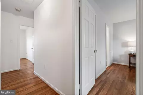 Entry Way - 5264 Bradgen Ct, Springfield, VA 22151 photo 5 of 5