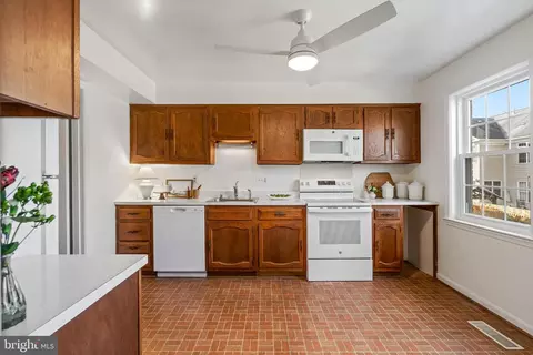 Kitchen - 5264 Bradgen Ct, Springfield, VA 22151 photo 1 of 5
