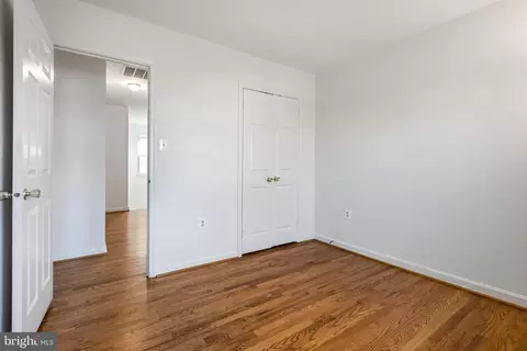 Bedroom - 5264 Bradgen Ct, Springfield, VA 22151 photo 8 of 10