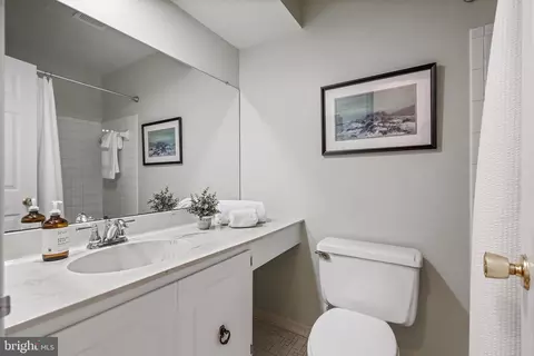 Bath - 5264 Bradgen Ct, Springfield, VA 22151 photo 3 of 4