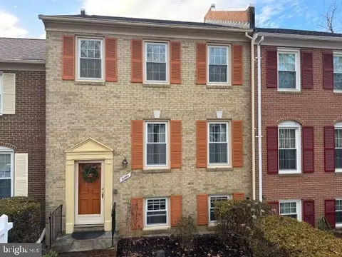 Exterior - 5264 Bradgen Ct, Springfield, VA 22151 photo 2 of 5