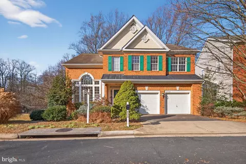 4734 Feature Oak Way, Fairfax, VA 22032