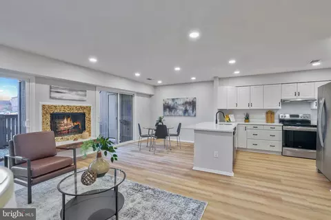 3966 Woodhue Pl, Alexandria, VA 22309