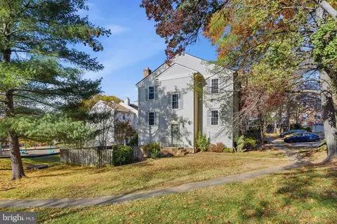 Exterior - 6172 Forest Creek Ct, Springfield, VA 22152 photo 4 of 8
