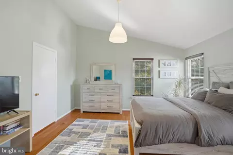 Bedroom - 6172 Forest Creek Ct, Springfield, VA 22152 photo 6 of 6