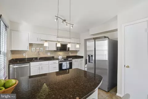 Kitchen - 6172 Forest Creek Ct, Springfield, VA 22152 photo 5 of 5