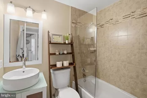 Bath - 6172 Forest Creek Ct, Springfield, VA 22152 photo 2 of 3
